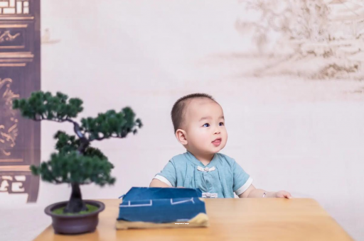 昌都宝宝喊肚子疼怎么回事